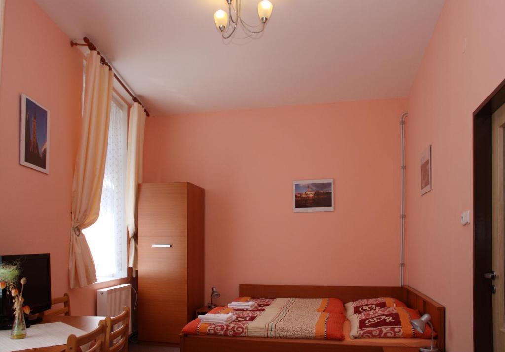 Hotel Penzion Česká Koruna Čáslav Habitación foto