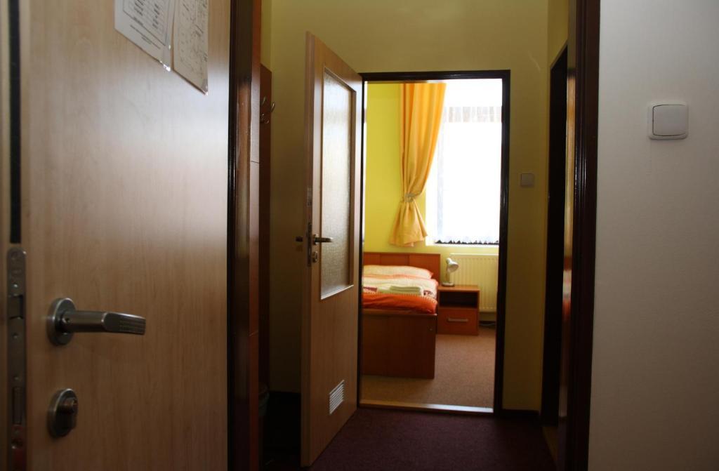 Hotel Penzion Česká Koruna Čáslav Habitación foto