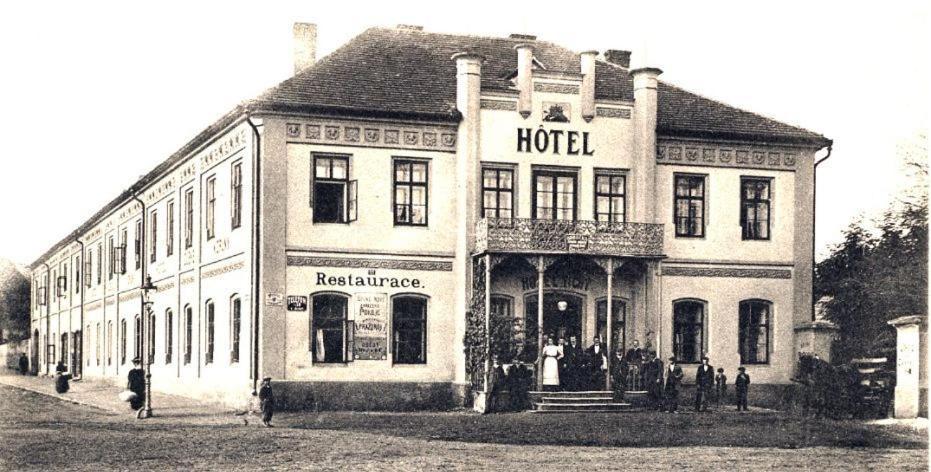 Hotel Penzion Česká Koruna Čáslav Exterior foto